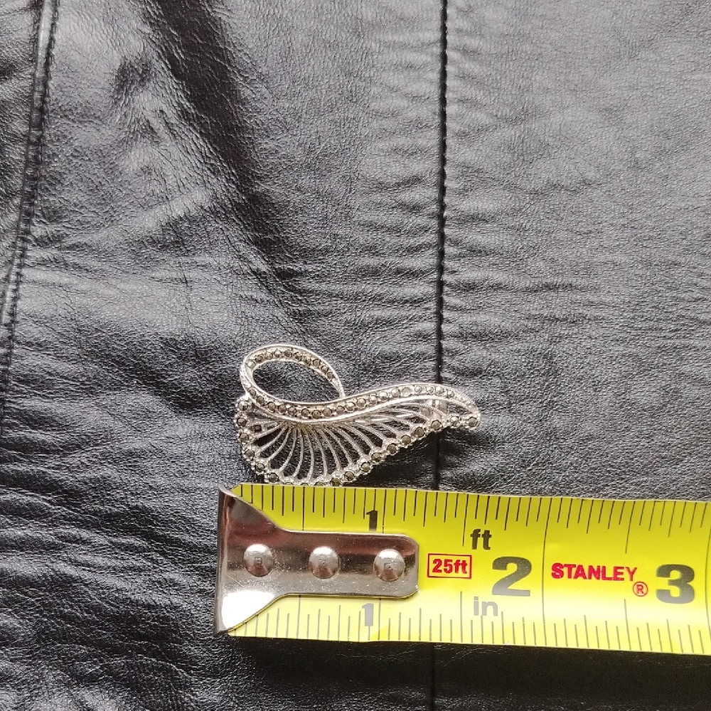 Vintage Unbranded Marcasite Fan Brooch Womens OS Silver Art Deco Wing Pin‎